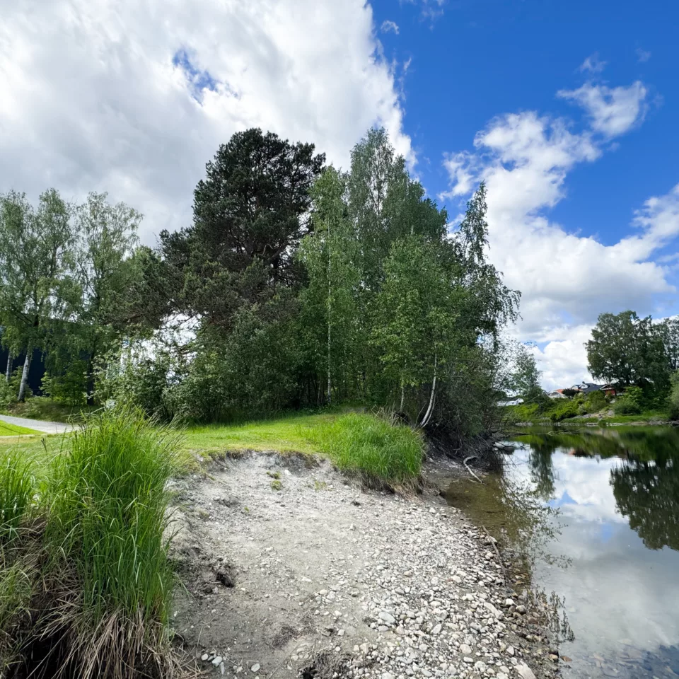 Nærmiljøet til et av anleggene Lindum Clairs har levert luktreduserende løsning for.